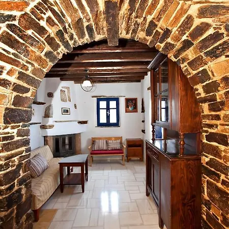 Triantaros Habitart *
