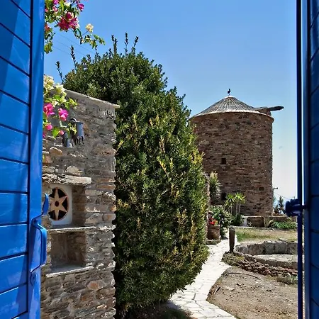 Triantaros Habitart