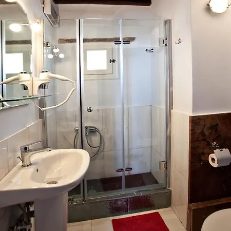 Triantaros Habitart Villa *