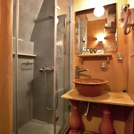 Triantaros Habitart